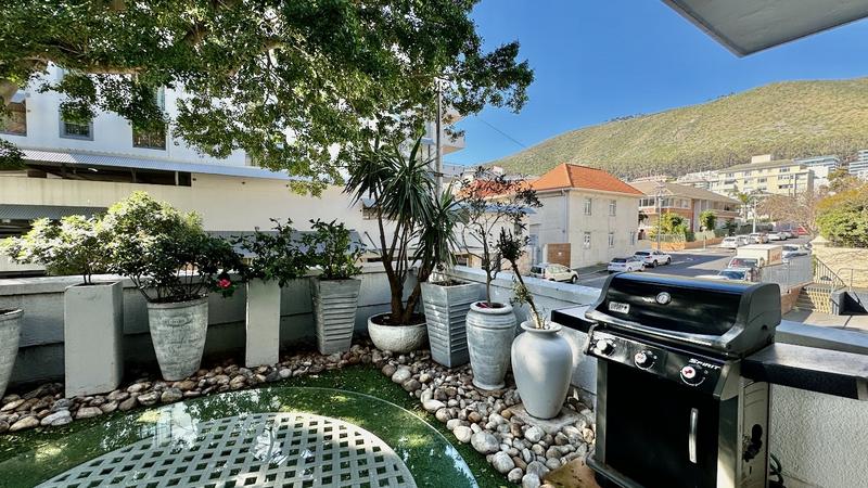 2 Bedroom Property for Sale in Sea Point Western Cape